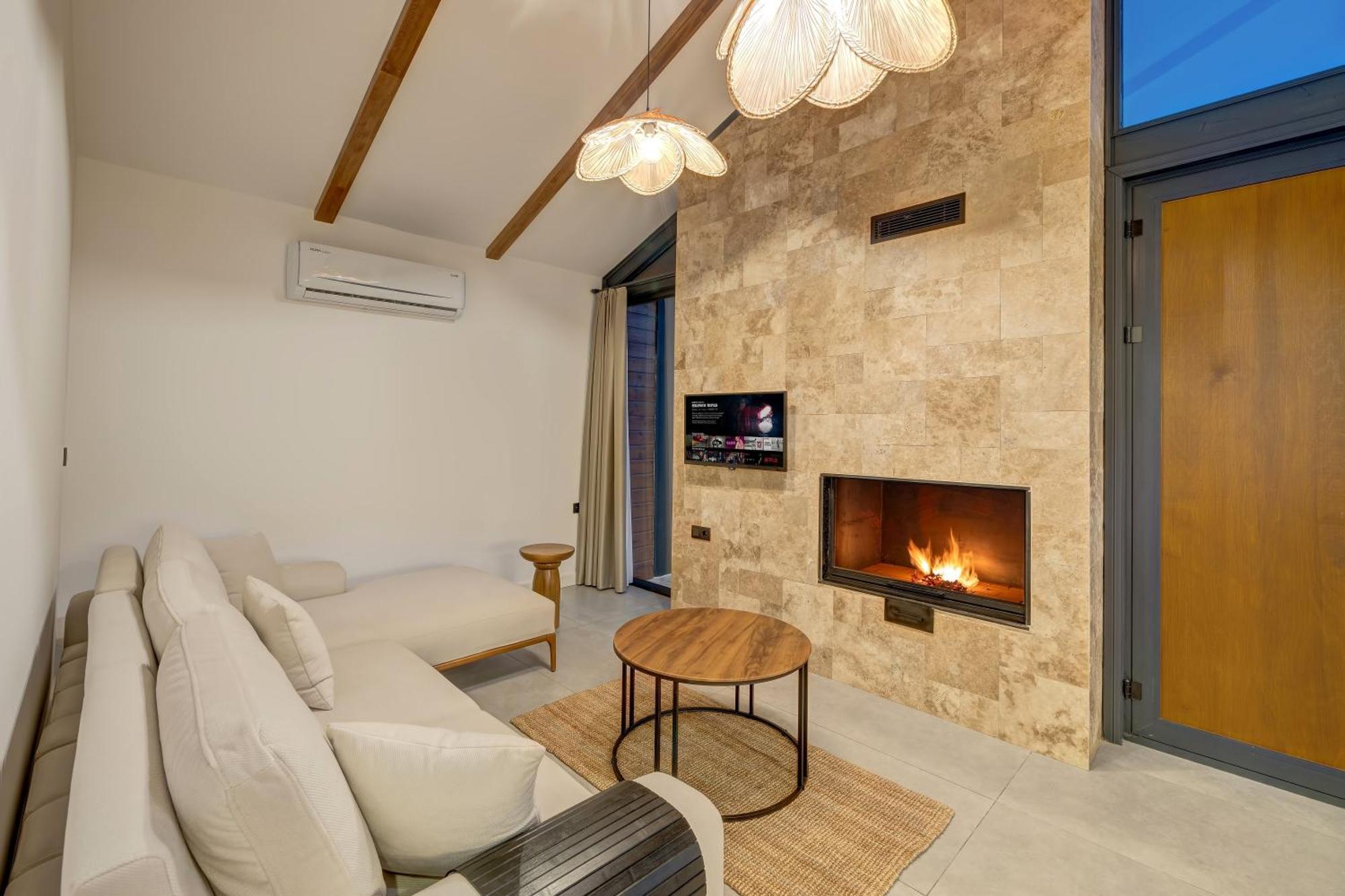 Rota Kilidonia Karaoez Suites&Villas Bagian luar foto